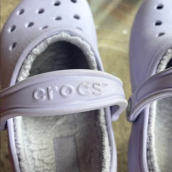 Crocs Women's Vaya Lined Clog. Lavender Fuzzy Slippers Size 7; EUC - Picture 2 of 11